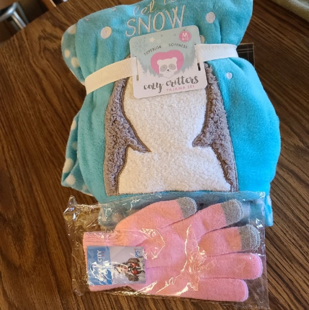 Soft pjs size M with free gloves size L
